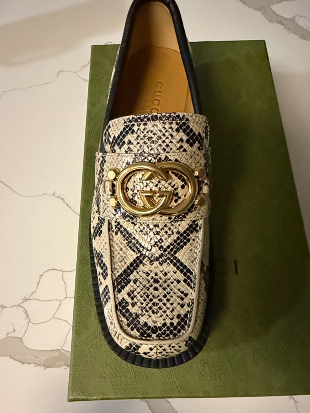 Gucci Two-Tone Leather Loafers in Black and Tan